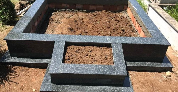 VERDE STAR ÇİÇEKLİKLİ GRANİT MEZAR